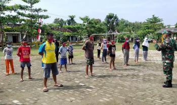 Hindari Anak-Anak Main Game Online, Satgas TMMD 110 Bojonegoro Latih PBB